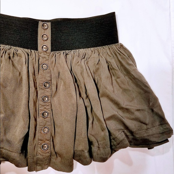 Forever 21 Dresses & Skirts - Flounce Skater Skirt